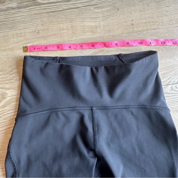 Lululemon Train Times 7/8 Pant 25" inseam in Melanite size 4 black - Picture 6 of 9